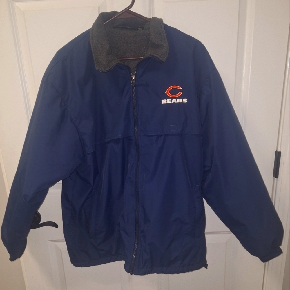 A Dunbrooke Chicago Bears lined jacket in a men's medium. Pre-loved